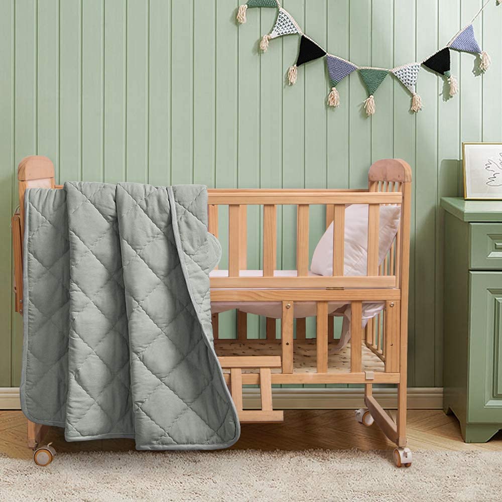 FLXXIE Machine Washable Microfiber Down Alternative Toddler Comforter, Super Soft and Lightweight Kids Crib Quilted Blanket for