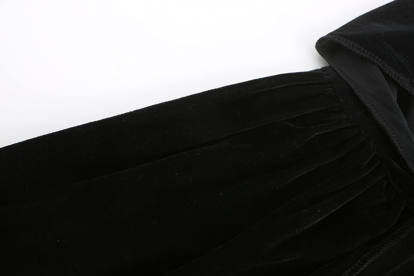 Knelor Kids Hooded Velvet Cloak Robe Halloween Cosutme Cape Fancy Cosplay Costumes 3 To 16 Years (M/Age 5-7, Black)