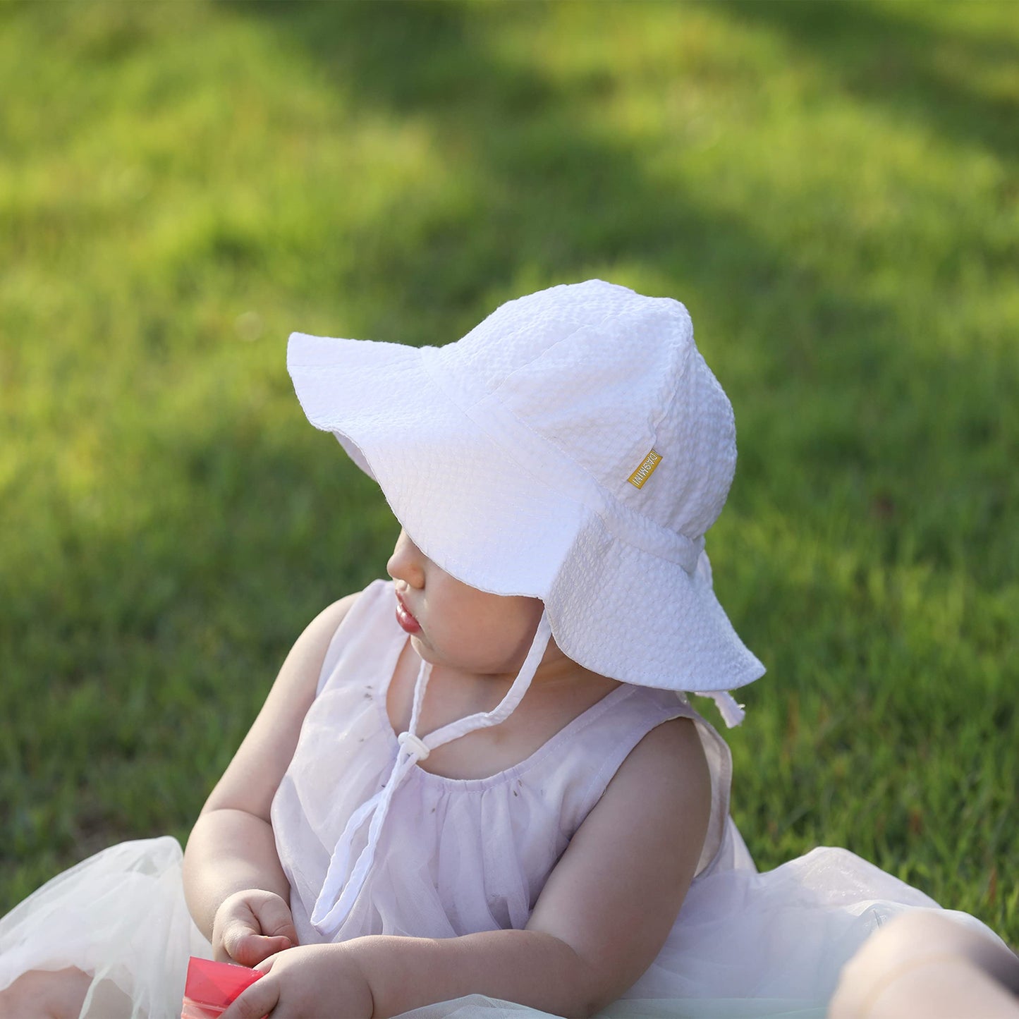 Dasmini Baby & Toddler Wide Brim Sun Hats Upf 50+ Sun Protection Bucket Cap Cute Adjustable Hat (Wht Seersucker, 6-24M)
