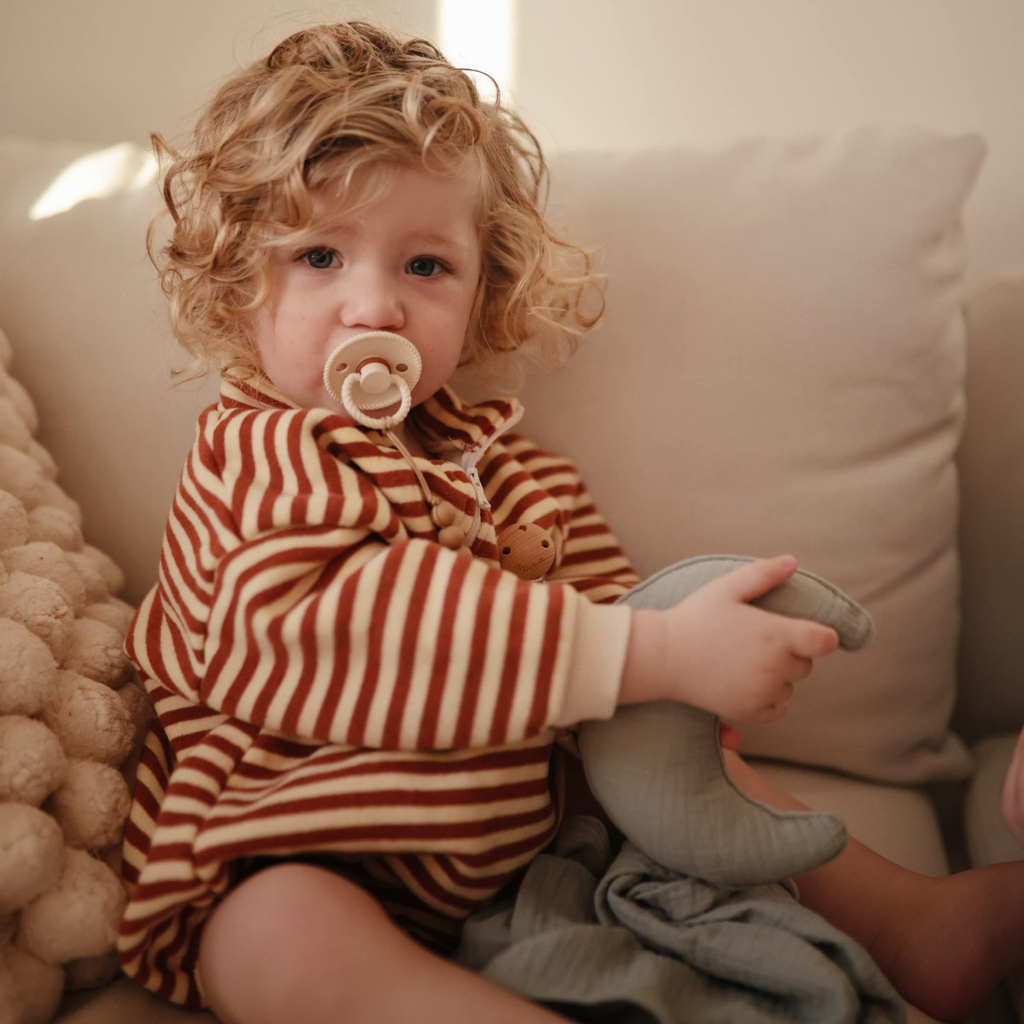 Frigg Rope Silkysoft Silicone Baby Pacifier | Made In Denmark | Bpa-Free (Blush/Cream, 6-18 Months)