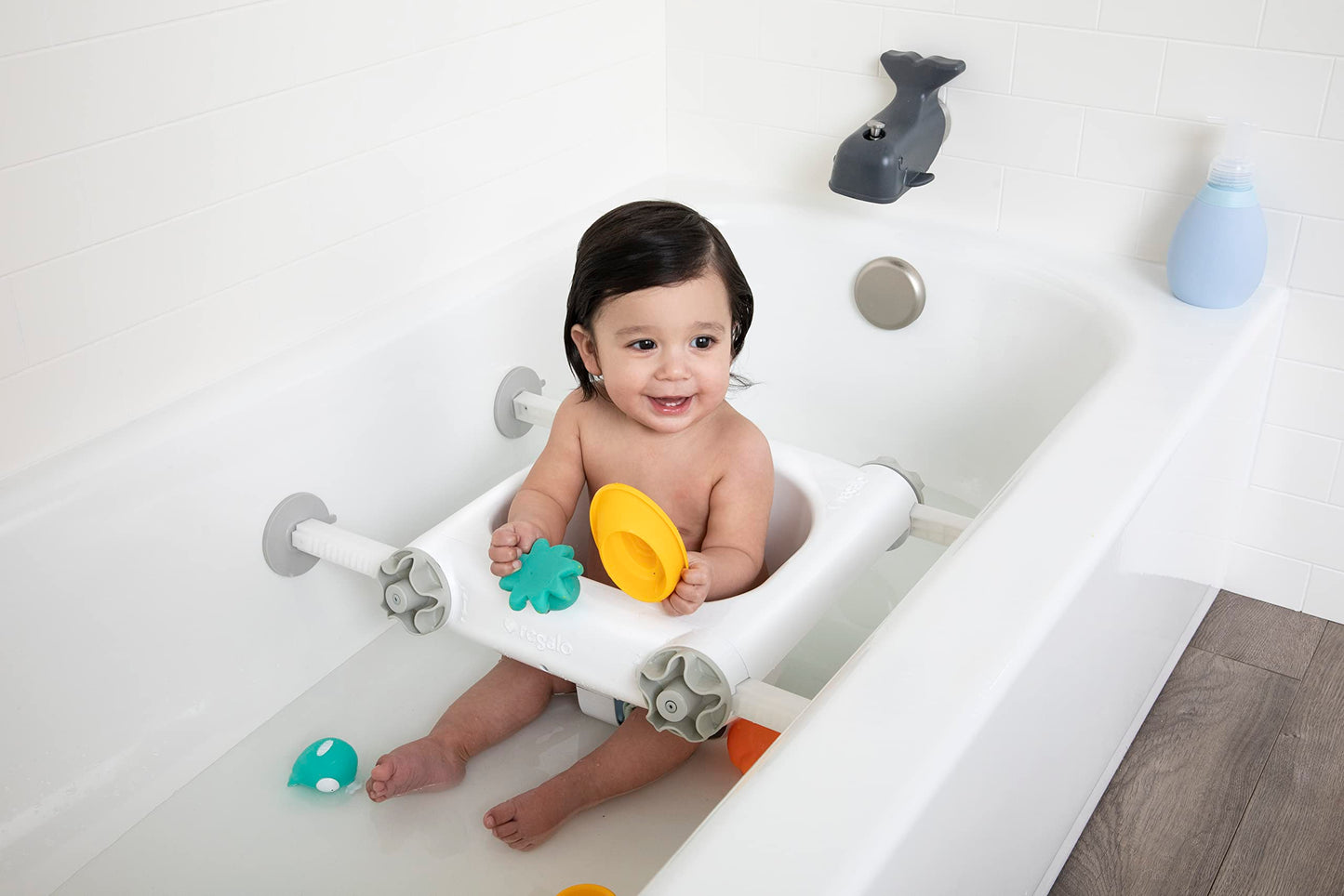 Regalo Baby Basics Bath Seat, Award Winning Brand, Provides Support And Balance For Sit-Up Bathing, Includes Strong And Secur