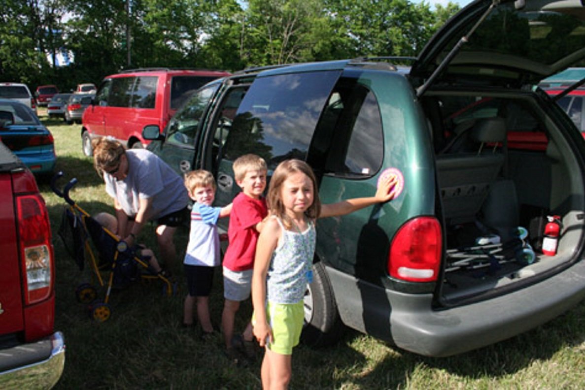 Parking Pal Car Magnet Safe Spot To Stand And Children'S Safety Book Combo Pack (Letters)