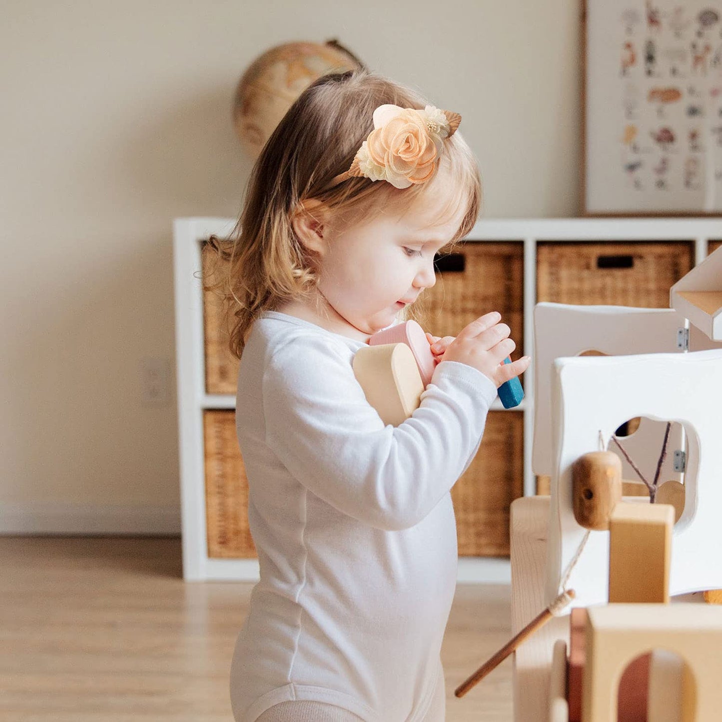 Cinaci 5 Pack White Pink Delicate Rose Flower Nylon Headbands Floral Hair Bows Daisy Flowers Headband Elastic Hair Bands Easter