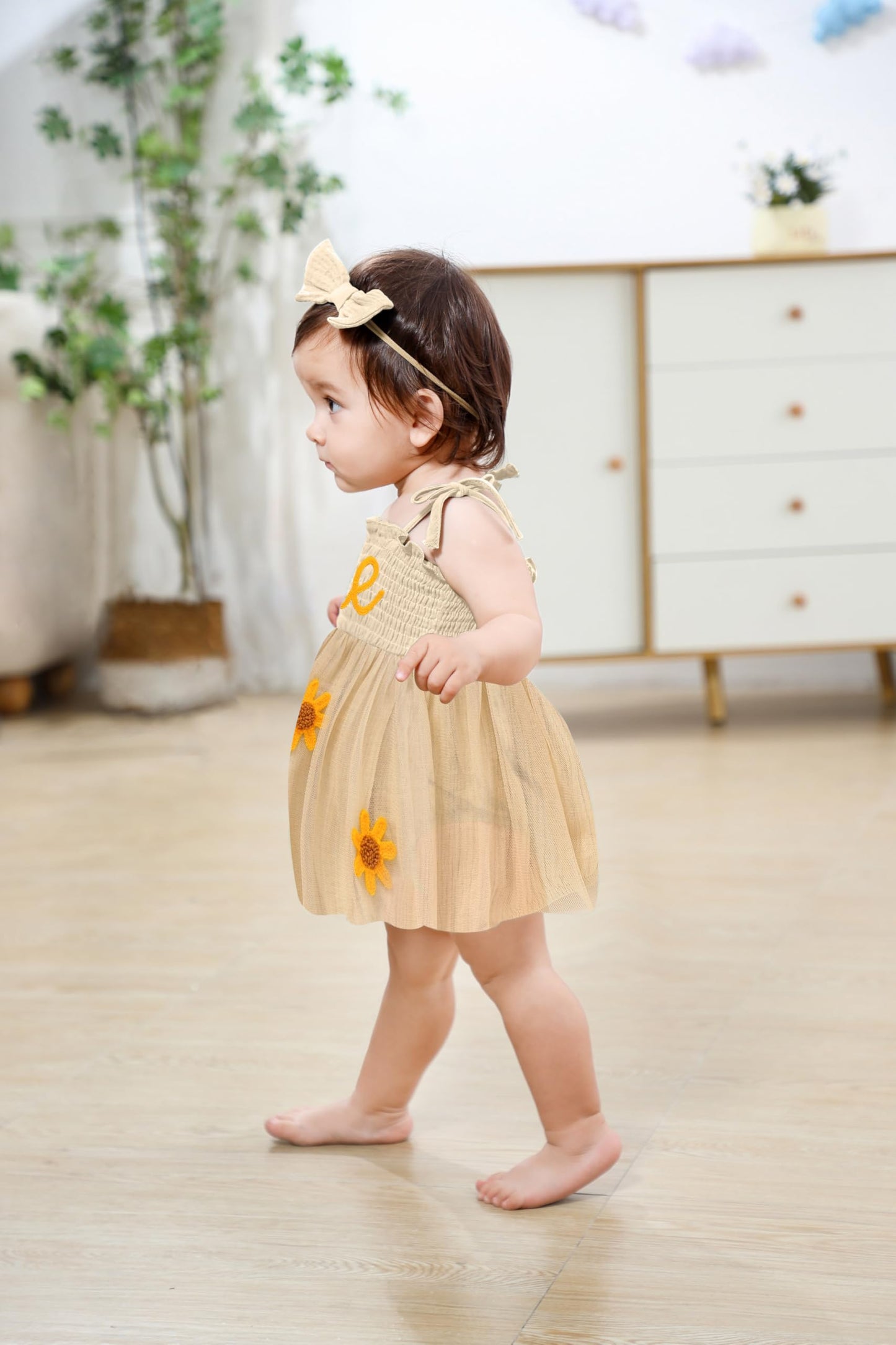 Titkkop Baby Girl 1St Birthday Clothes One Year Old Tulle Romper Sleeveless Bodysuit Cake Smash Outfits(Cream-Coloured,9-12M)