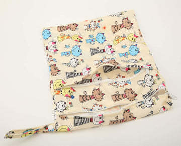 Sigzagor Medium Wet Dry Bag Baby Cloth Diaper Nappy Insert Bag Reusable Washable With Two Zippered Pockets (Cats)