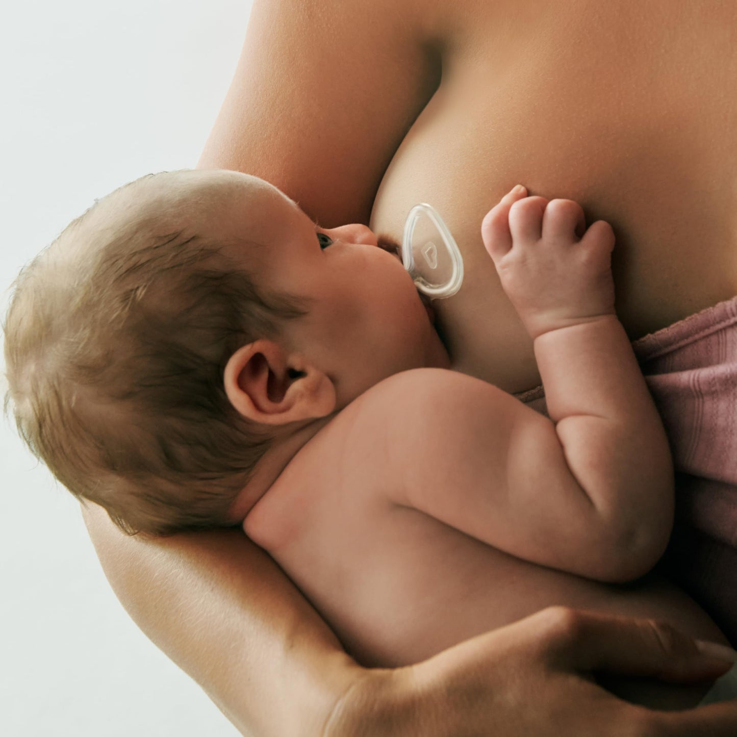 Munchkin Flow Nipple Shield + With See-Thru Channel To Watch Milk Flow - Nurse Confidently And Meet Your Breastfeeding Goals - 2