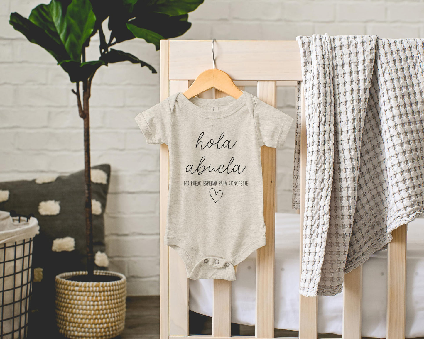 Hola Abuela Spanish Pregnancy Announcement Infant Bodysuit For Grandma - Abuelito Gift For New Baby Reveal! (Natural)
