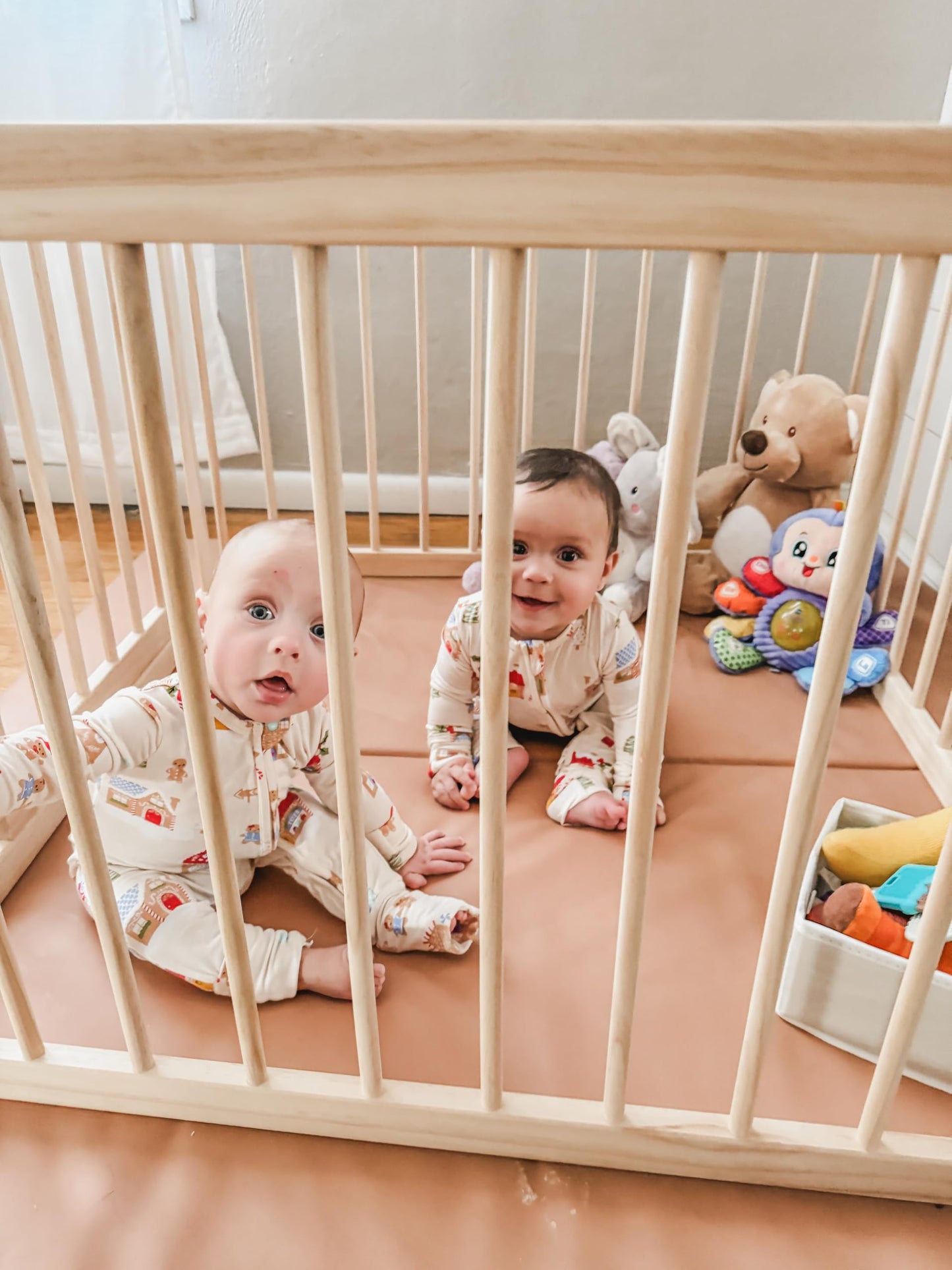 Harppa Baby Gate Playpen Baby Fence For Babies And Toddlers Play Yards For Play Area (45.66X45.66X24 Inches)