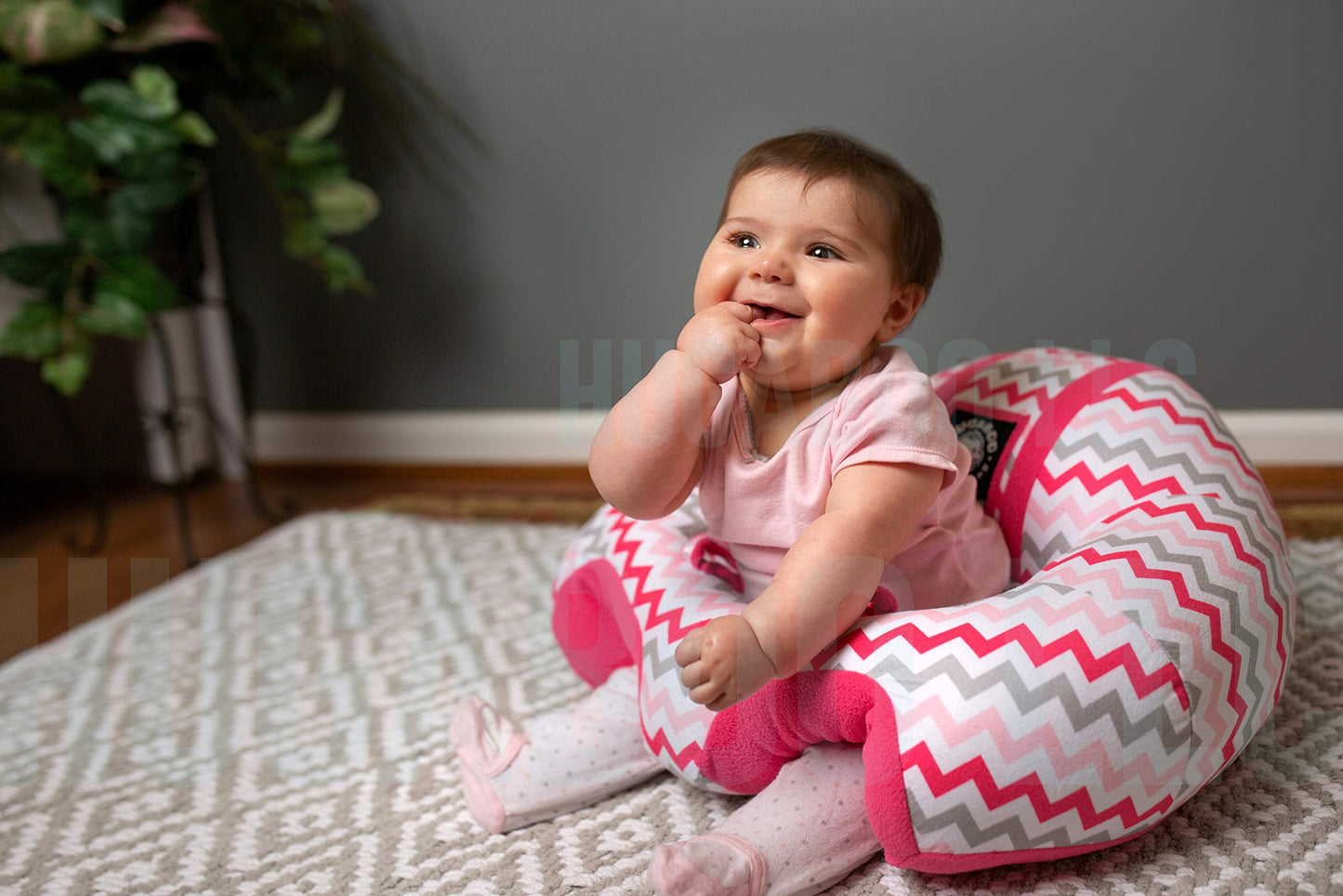 The Original Hugaboo Infant Sitting Chair - Pink Chevron