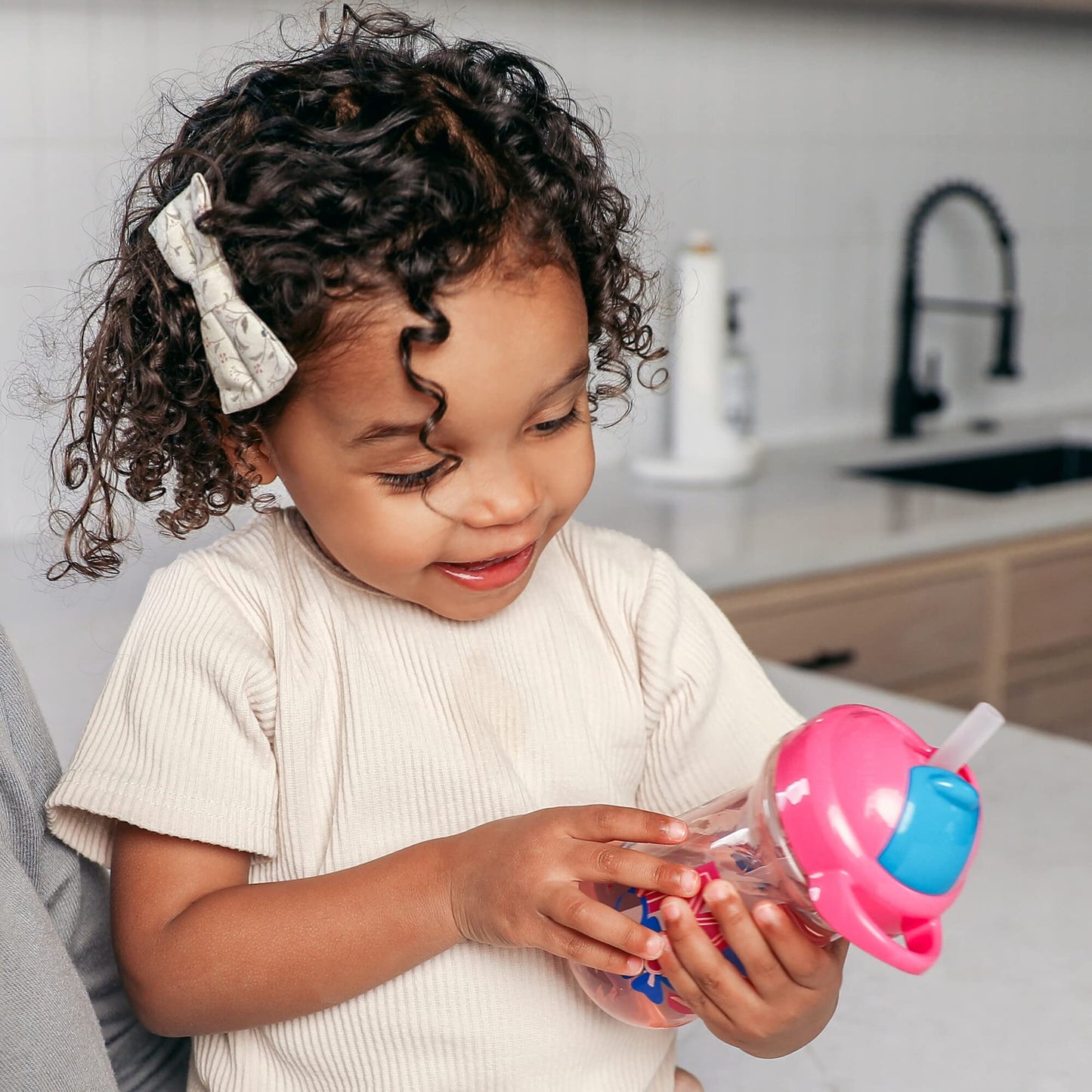 The First Years Disney Minnie Mouse Toddler Straw Cup - Spill Proof Flip Top Toddler Sippy Cups - 18 Months And Up - 10 Oz