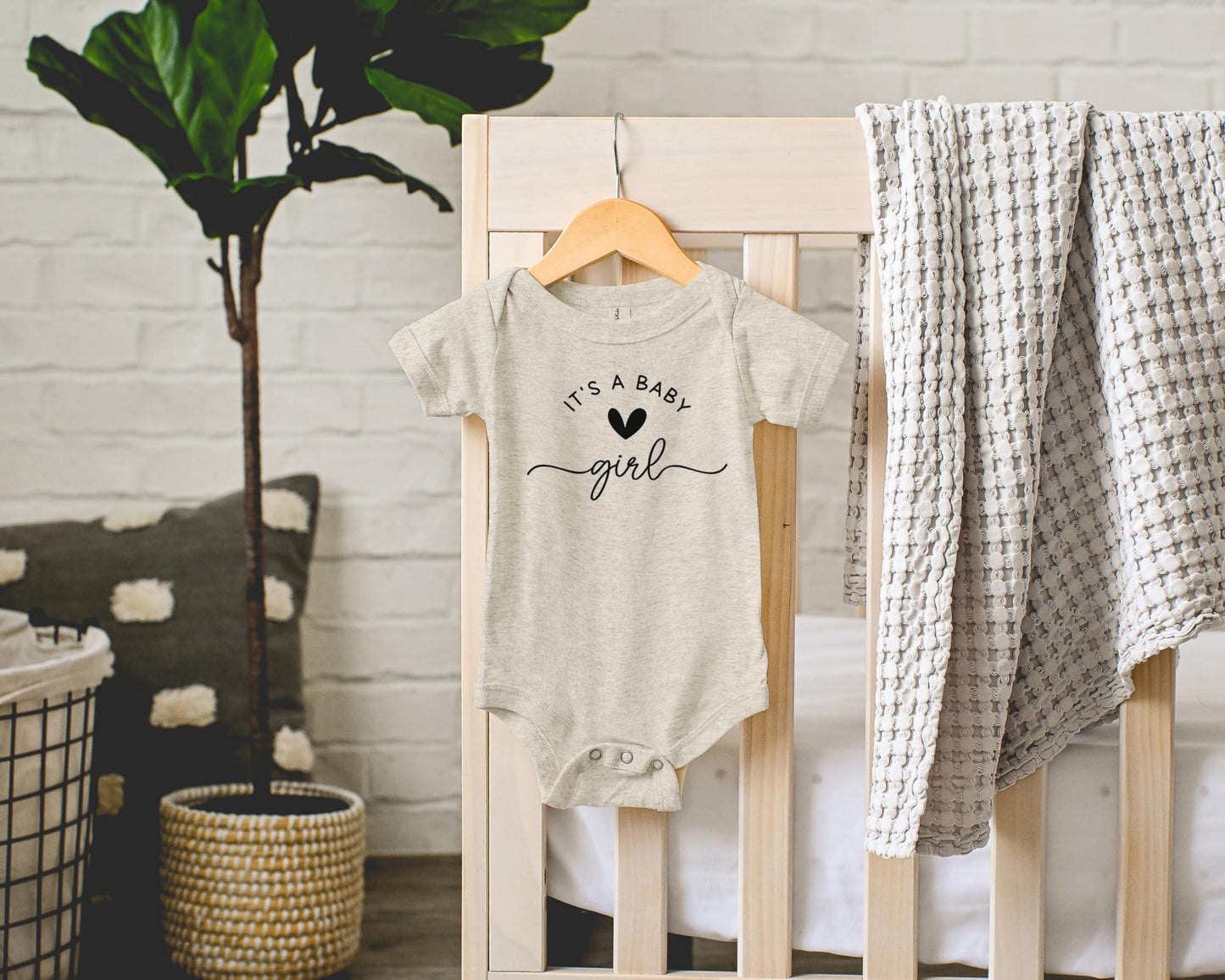 It'S A Baby Girl Pregnancy Announcement Infant Bodysuit (Natural)