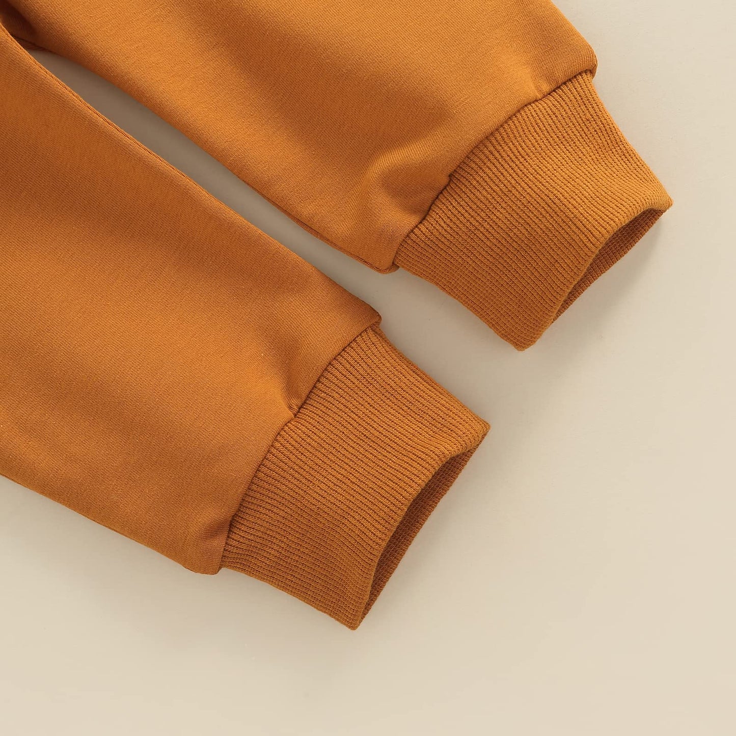 Beqeuewll Baby Boy Clothes Outfits 2Pcs Letter Print Crewneck Sweatshirt Pants Sweatsuit Little Boy Clothing (Bubs, 18-24 Months