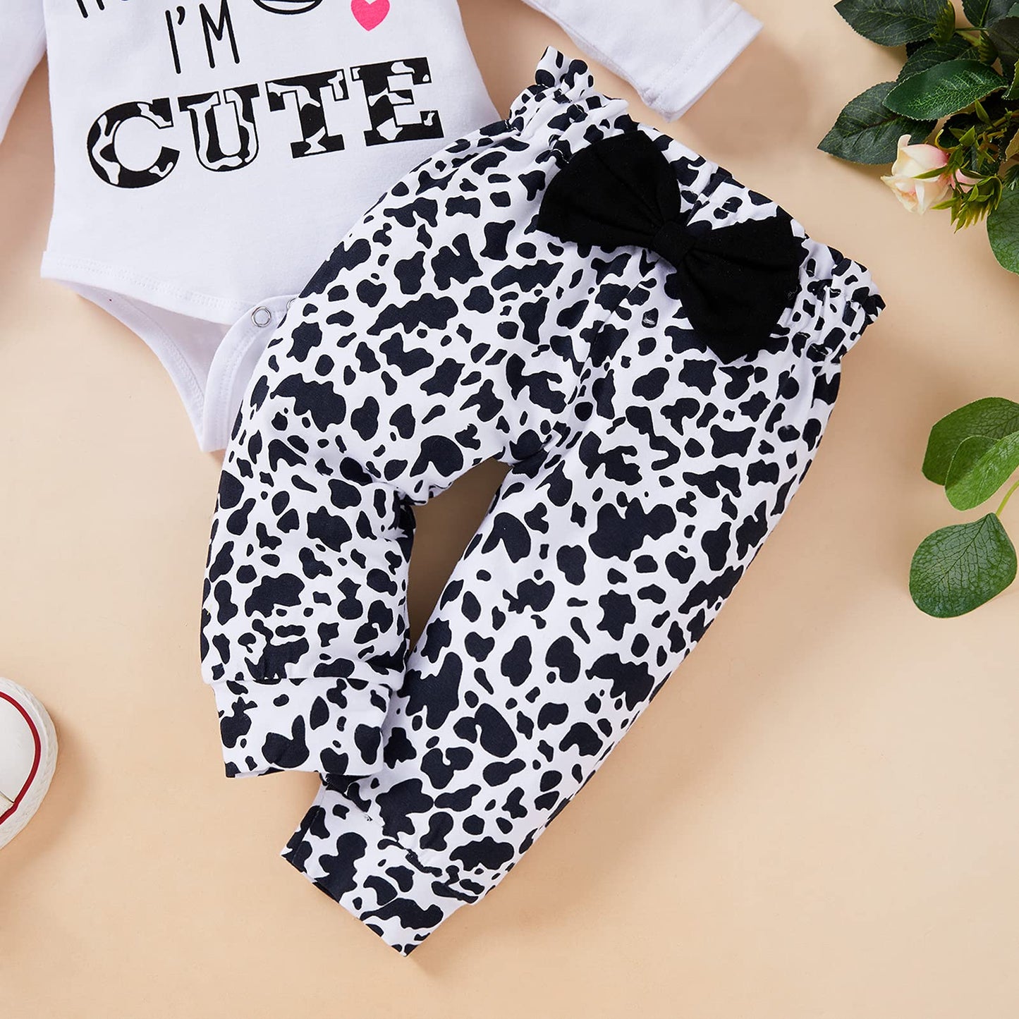 Zoelnic Newborn Baby Girl Clothes Ruffles Long Sleeve Romper Floral Leopard Pants Headband 3Pcs Toddler Outfit Sets(White Leopar