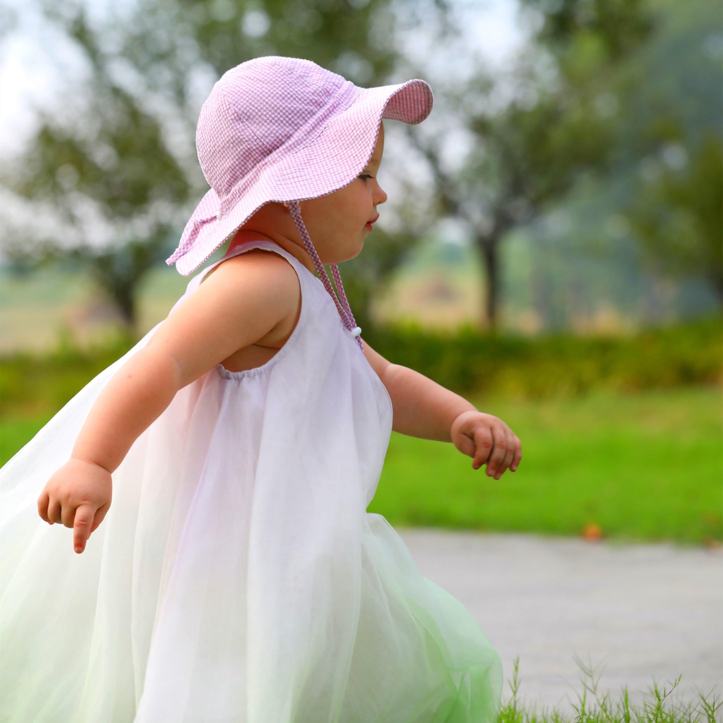 Dasmini Baby&Toddler Stripe Wide Brim Sun Hats Upf 50+ Sun Protection Beach Bucket Cap Cute Adjustable Hat (Red Checkered, 2-5T)