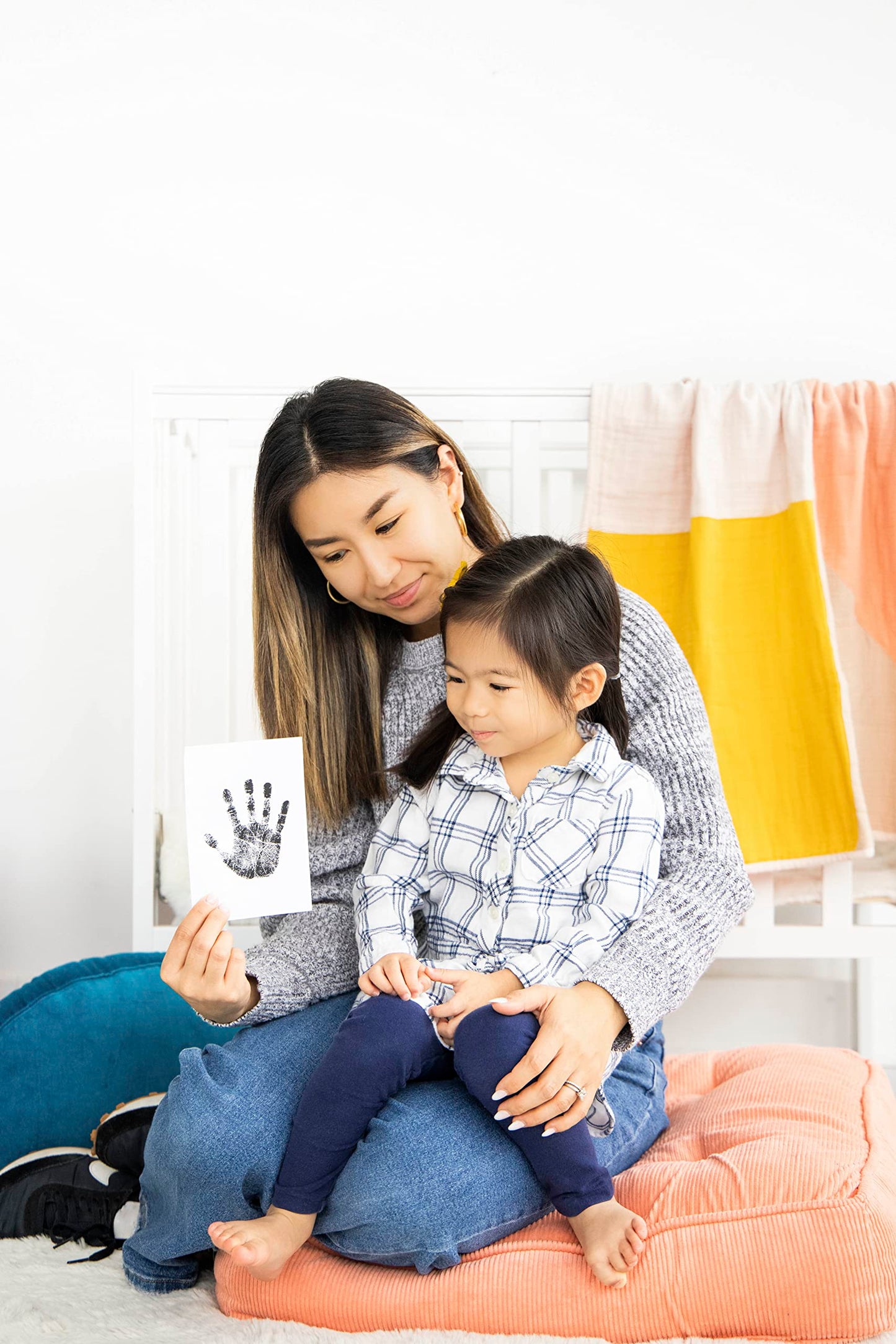 Pearhead Clean-Touch Baby Ink Pad, Black Ink, No Mess Baby Safe Ink Pad, Diy Baby Handprint And Footprint Keepsake, Medium/Large