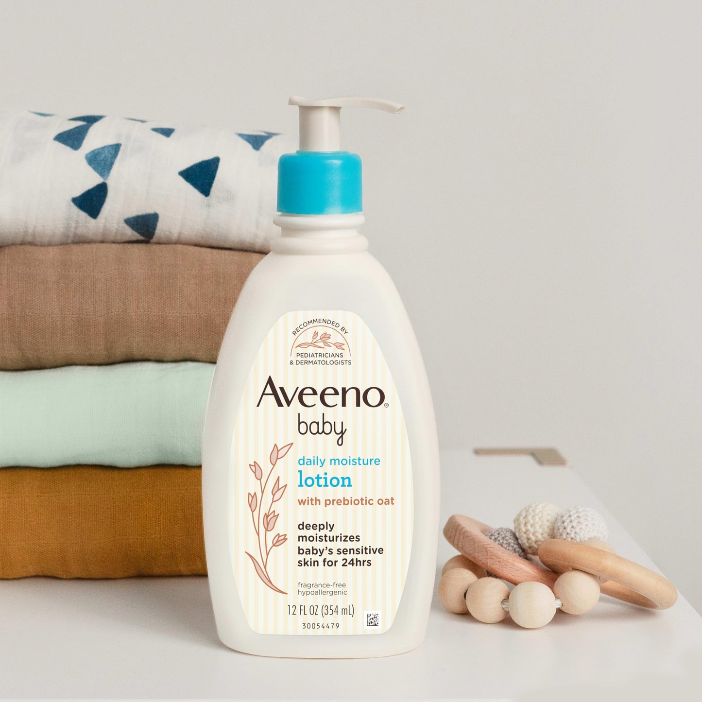 Aveeno Baby Daily Moisture Body Lotion For Sensitive Skin, Hypoallergenic Moisturizing Baby Lotion With Nourishing Oat To Deeply