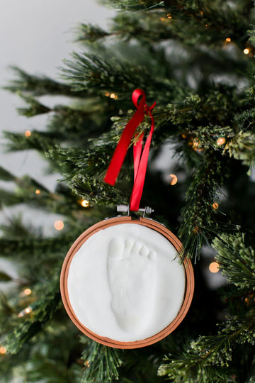 Pearhead Baby Prints Hoop Christmas Ornament, Newborn Handprint Or Footprint Holiday Keepsake Kit, Easy No-Bake Diy Clay Impress