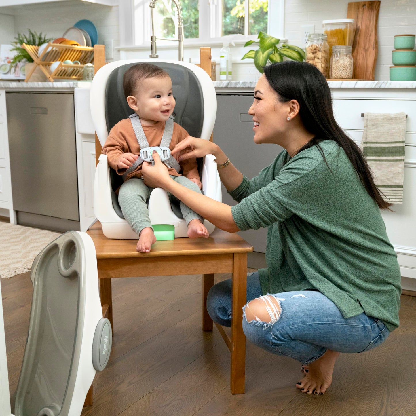Ingenuity Full Course Smartclean 6-In-1 High Chair - Smartclean Eva Foam, 5 Point Safety Harness, 2 Dishwasher Safe Trays - Slat