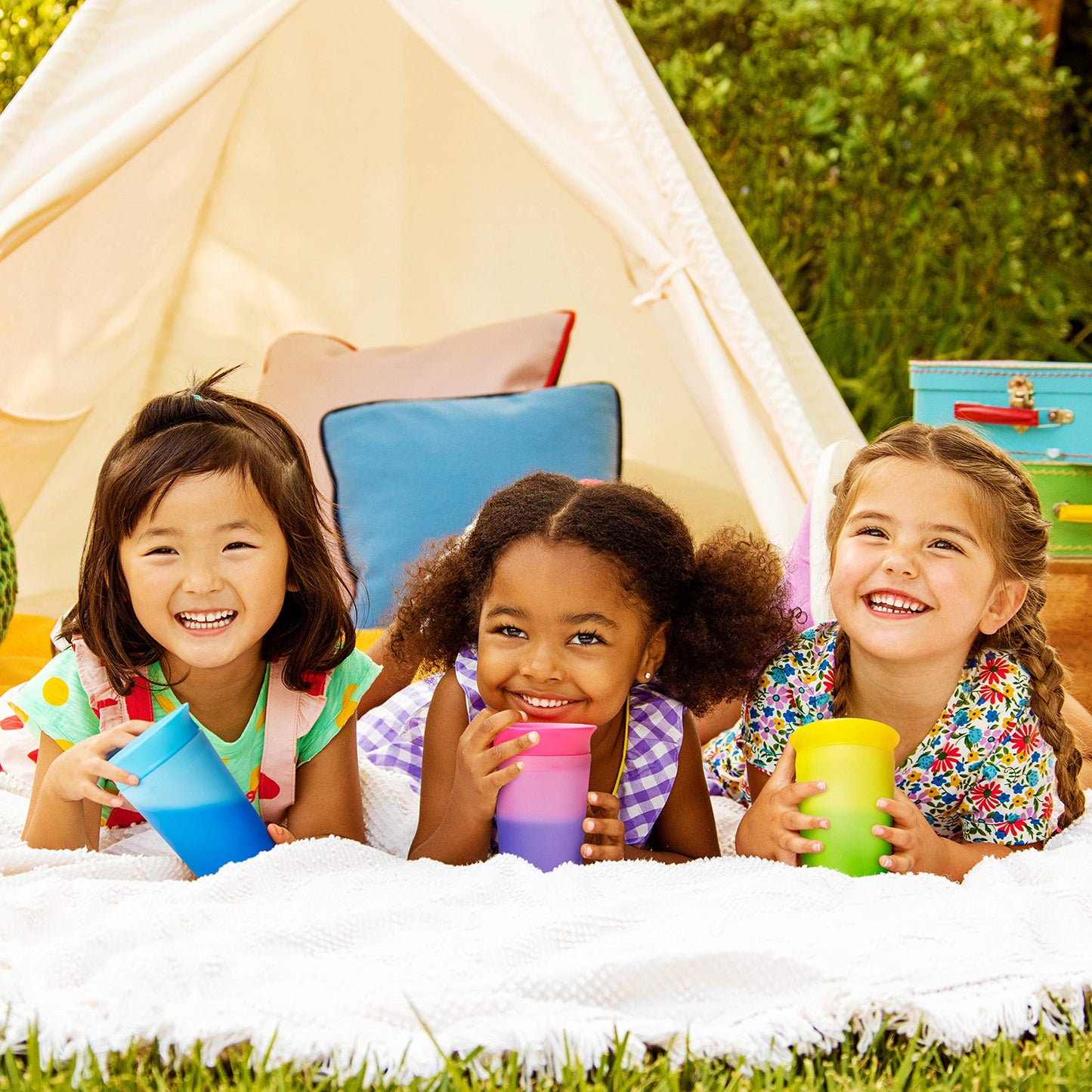 Munchkin Miracle 360 Sippy Cup For Toddlers, Color Changes With Cold Drinks, 9 Ounce, 2 Pack, Blue/Yellow