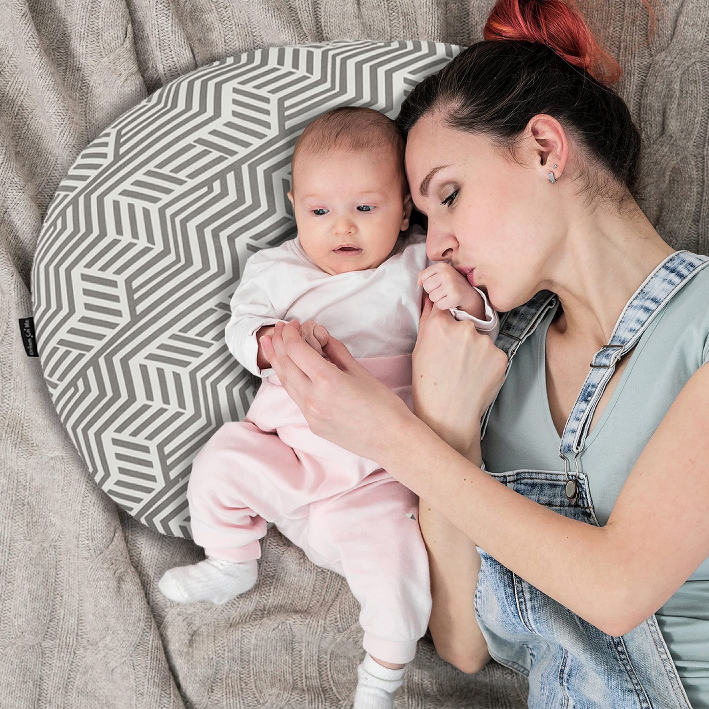 Dream On Me Beeboo Nursing Pillow And Positioner, Breastfeeding And Bottlefeeding , Removable And Washable Pillow Cover, Soft An