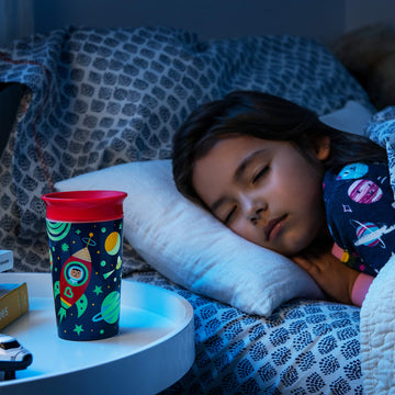 Munchkin Miracle 360 Degree Glow In The Dark Sippy Cup, 9 Ounce, Astronaut, Red