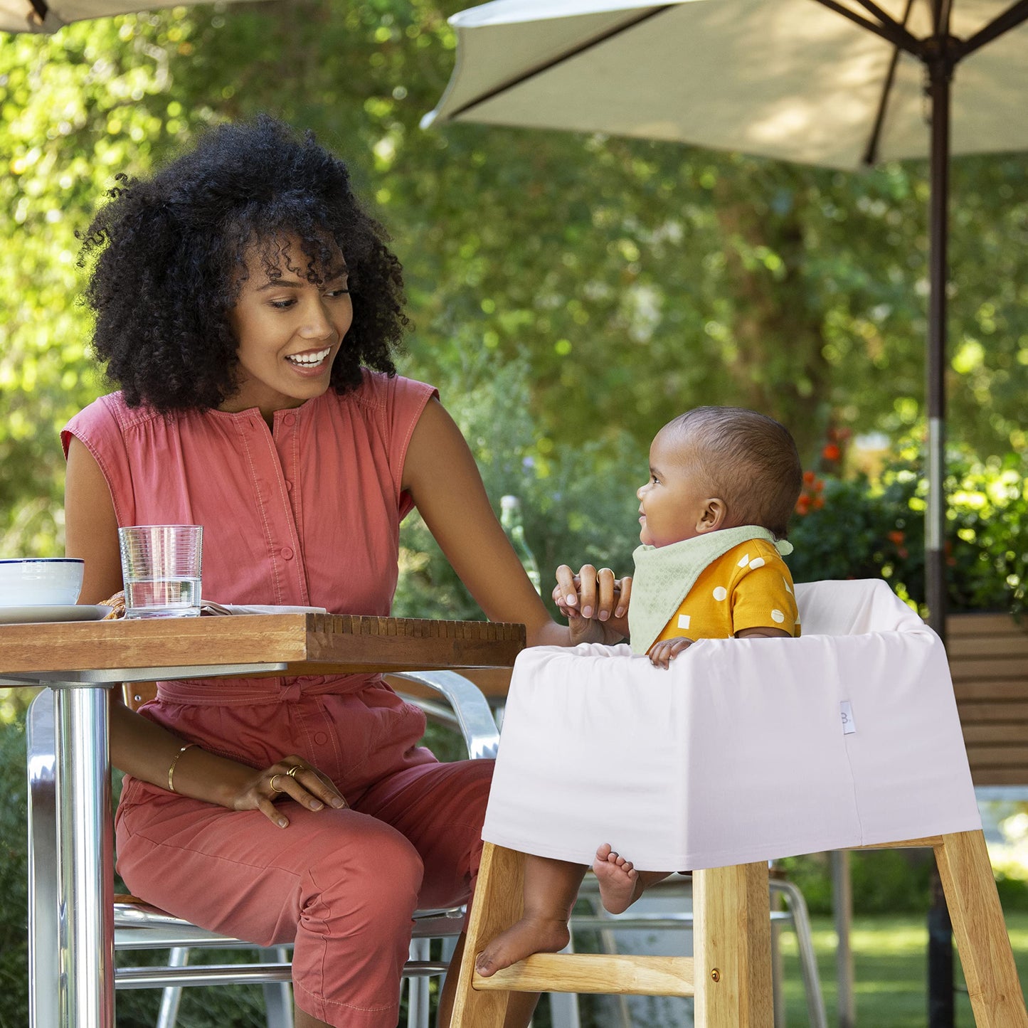 Munchkin Milkmakers 5-In-1 Nursing Cover, Pale Peach