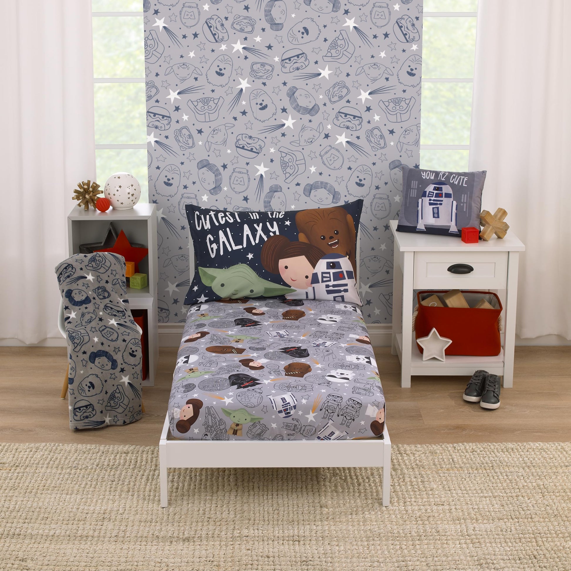 Star Wars Welcome To The Galaxy Navy And Gray Yoda, Princess Leia, R2-D2, And Chewbacca 2 Piece Toddler Sheet Set - Fitted Botto