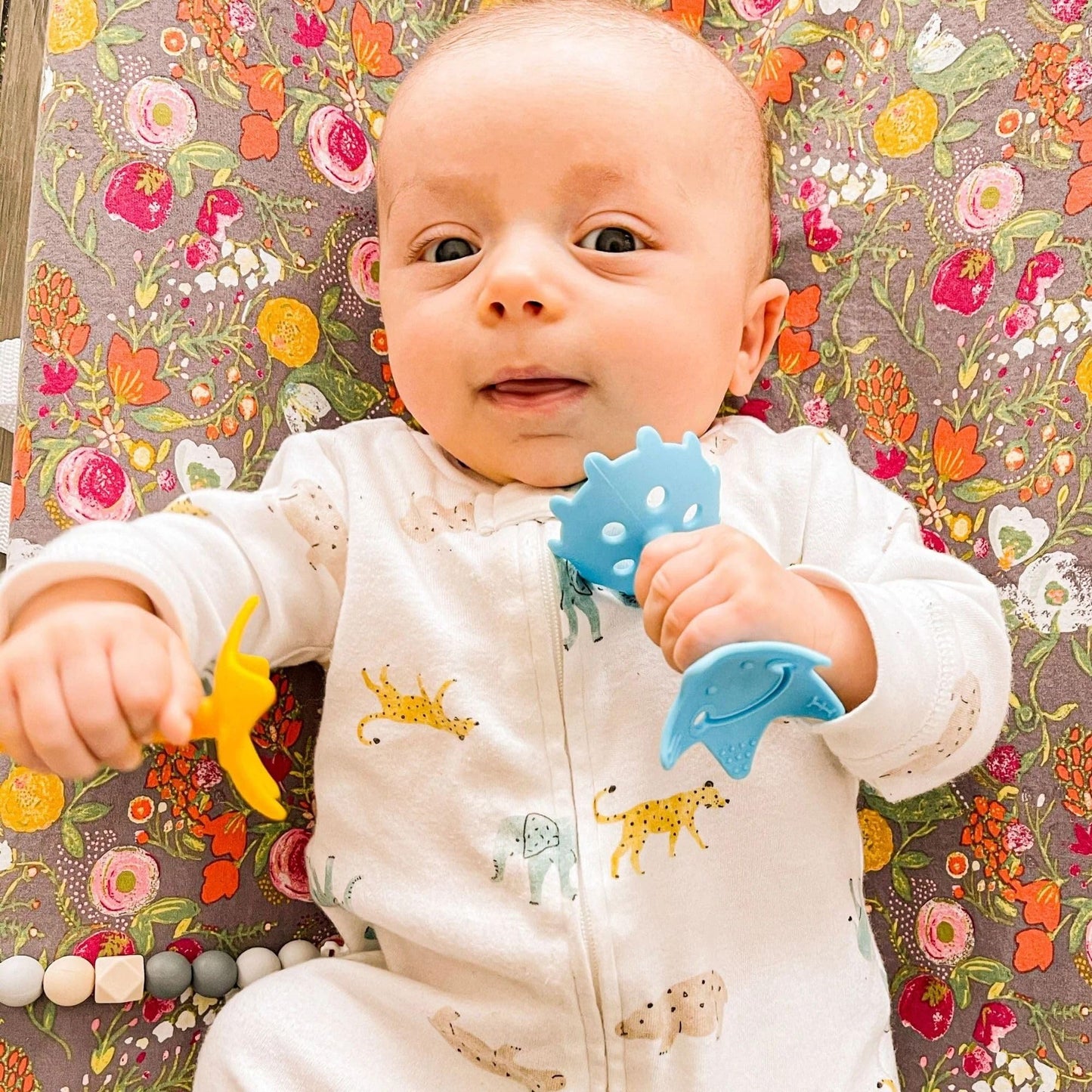 Innobaby Original Teethin Smart EZ Grip Star Teether and Sensory Toy for Babies and Toddlers. BPA Free Teether