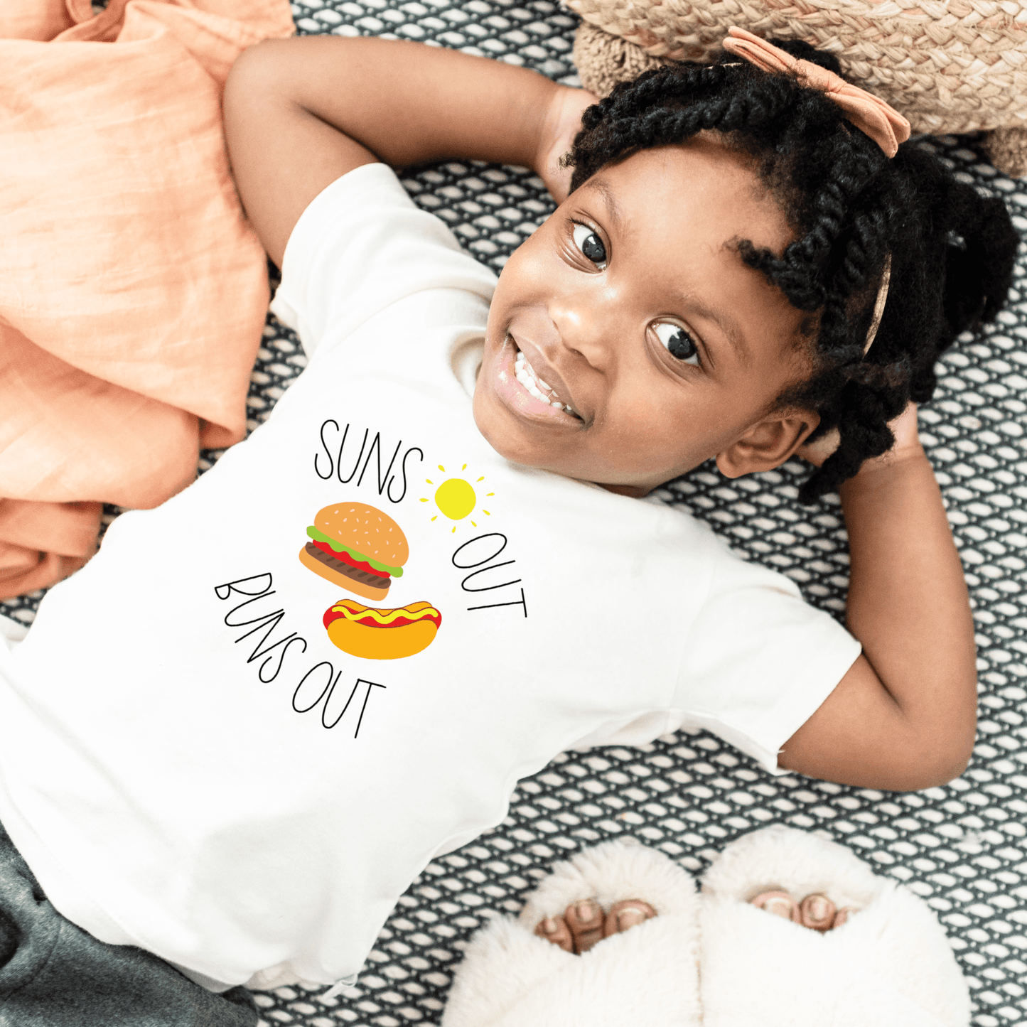 graphic tee | suns out buns out