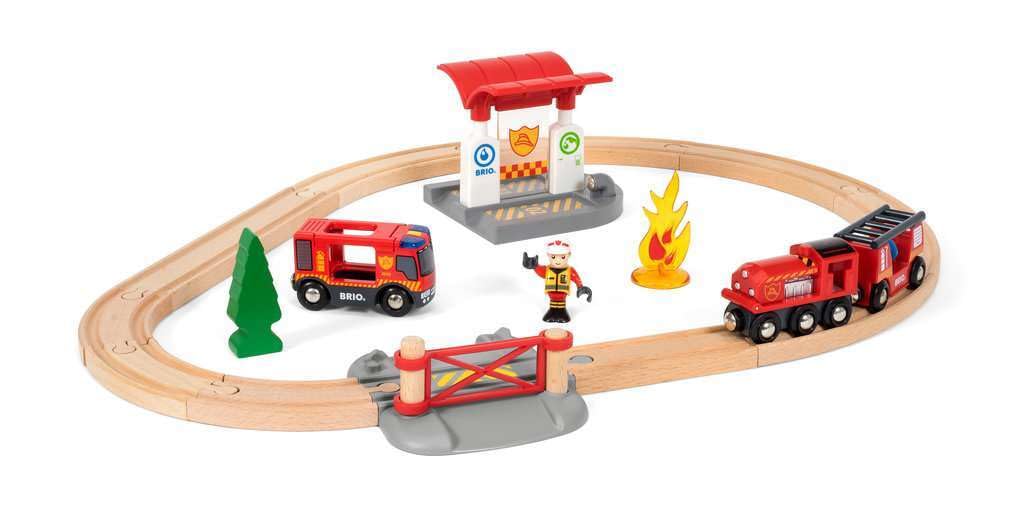 Brio 33815 Rescue Firefighter Set | 18 Piece Train Toy with a Fire Truck, Accessories and Wooden Tracks for Ages 3 and Up