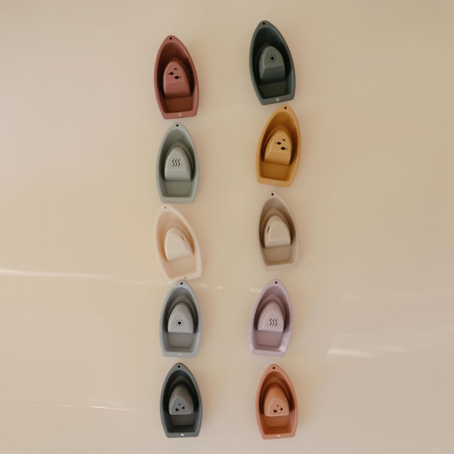 mushie Stackable Bath Boats Toy (Petal) | Floating Bathtub Toys for Baby & Toddler, Set of 5 | Made in Denmark