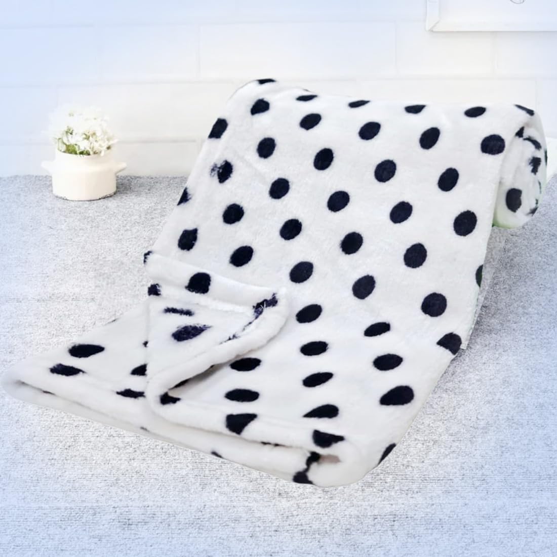 Bumtum Super Soft New Born Baby Polka Dot Blanket | Wrapper Sheet For Baby Boys & Baby Girls | Lightweight | Super Comfortable (