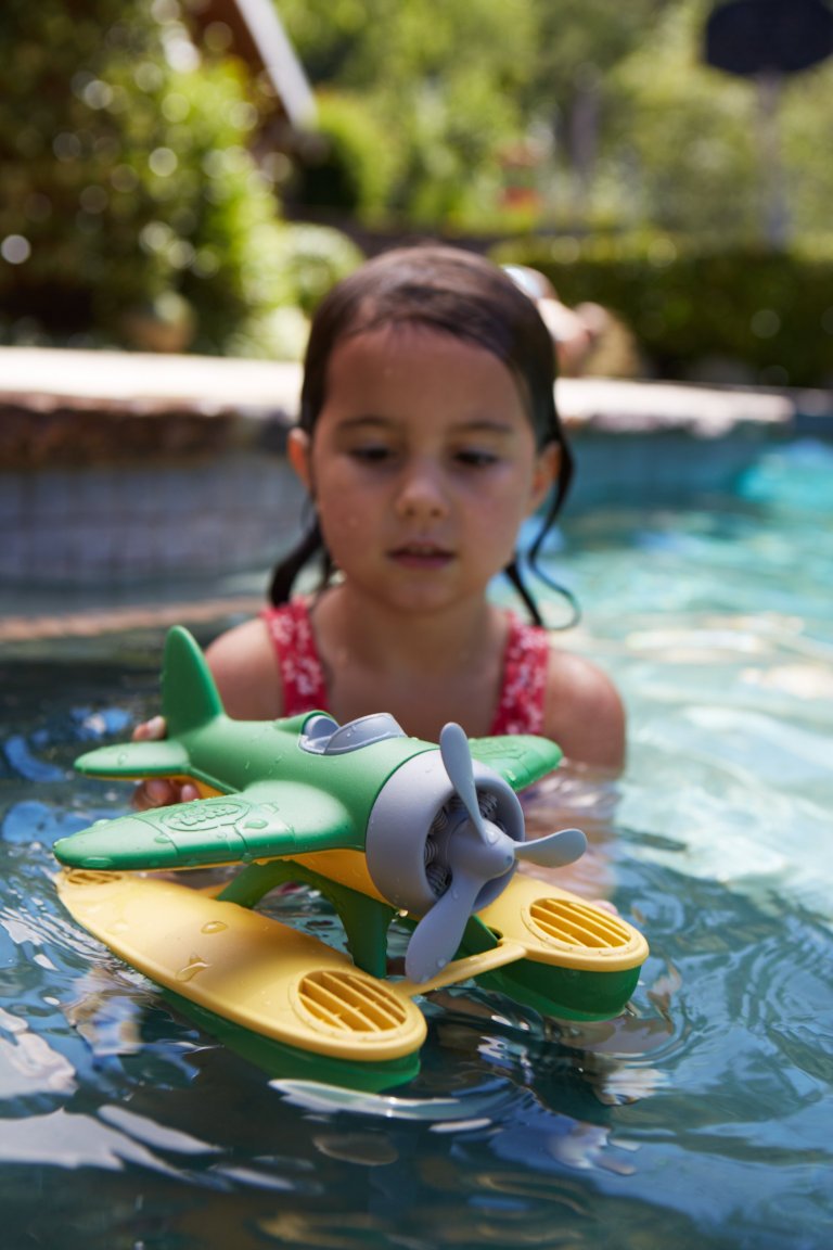 Green Toys Seaplane in Green Color - BPA Free, Phthalate Free Floatplane for Improving Pincers Grip. Toys and Games ,9 x 9.5 x 6
