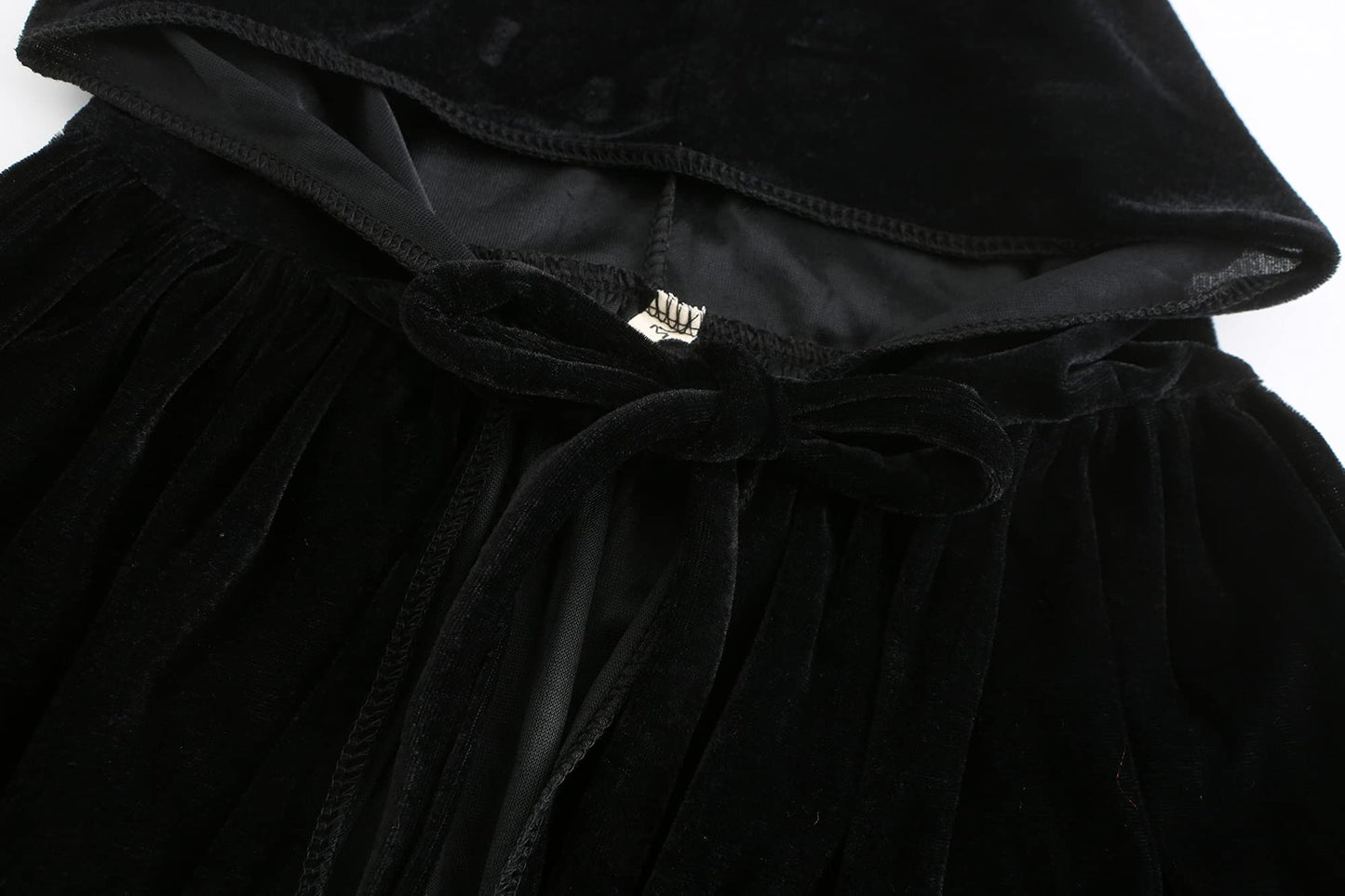 Knelor Kids Hooded Velvet Cloak Robe Halloween Cosutme Cape Fancy Cosplay Costumes 3 To 16 Years (M/Age 5-7, Black)