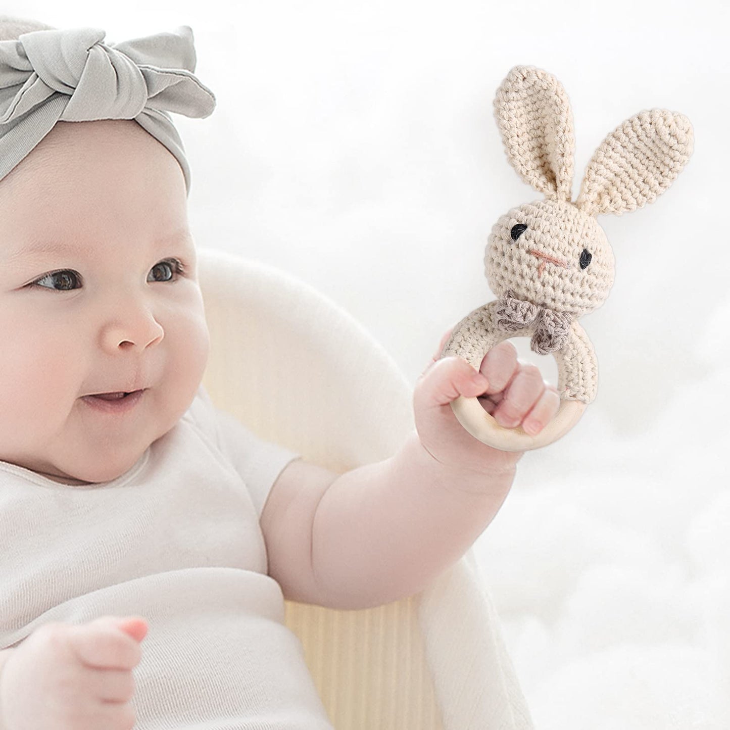 Youuys Wooden Baby Rattle Toys, Easter Bunny Rattle for Baby Crochet Bunny Rattle Toy Natural Wood, Shaker Rattle for Hand Grips