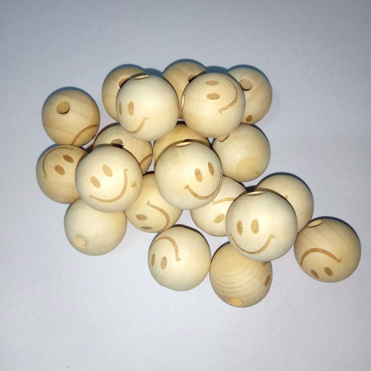 Alenybeby 50pcs 20mm Round Natural Wood Beads Laser Printing Smile face Beads Necklace Wooden Beads for Key Chain Jewelry Making