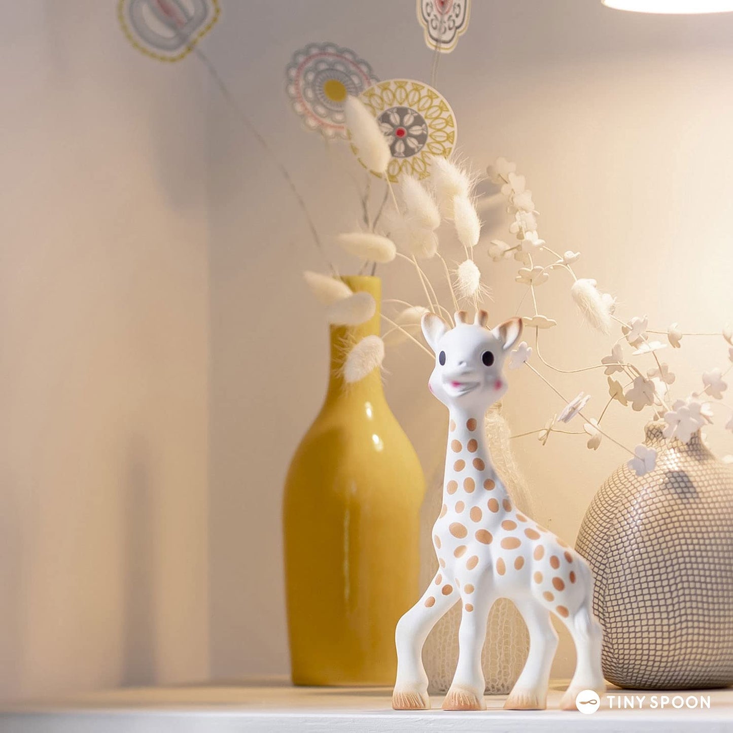 Sophie la girafe | Giraffe Conservation Foundation Set | Includes a Mini Keychain | Natural Rubber | Designed for Teething Babie