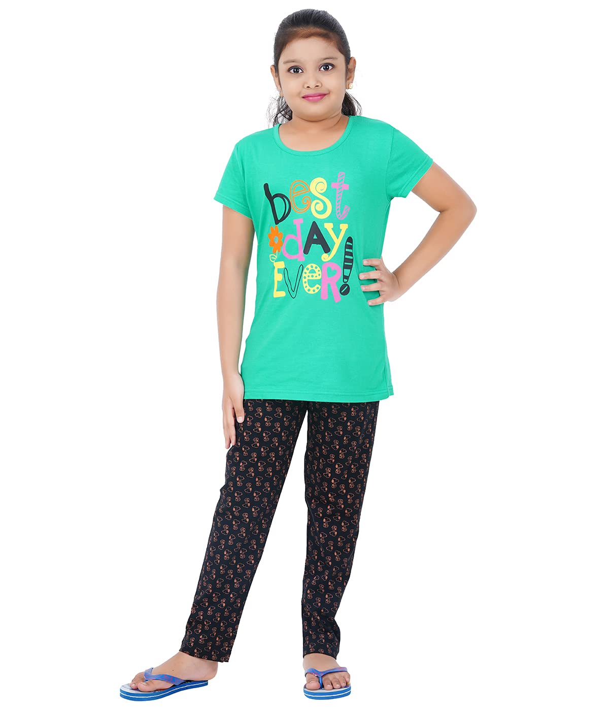 DELEDA Girls Night Suit, top with Front Print and Long Pyjama Pant in Allover Print (78 Years, Green)