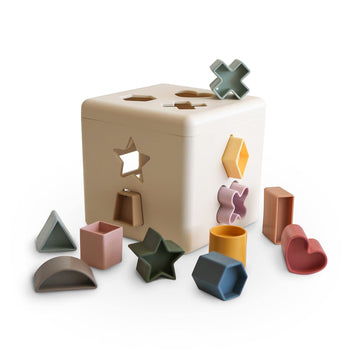mushie Shape Sorting Box (Original) | Educational Learning Toy for Toddlers with 12 Shapes | Made in Denmark (10+ Months)