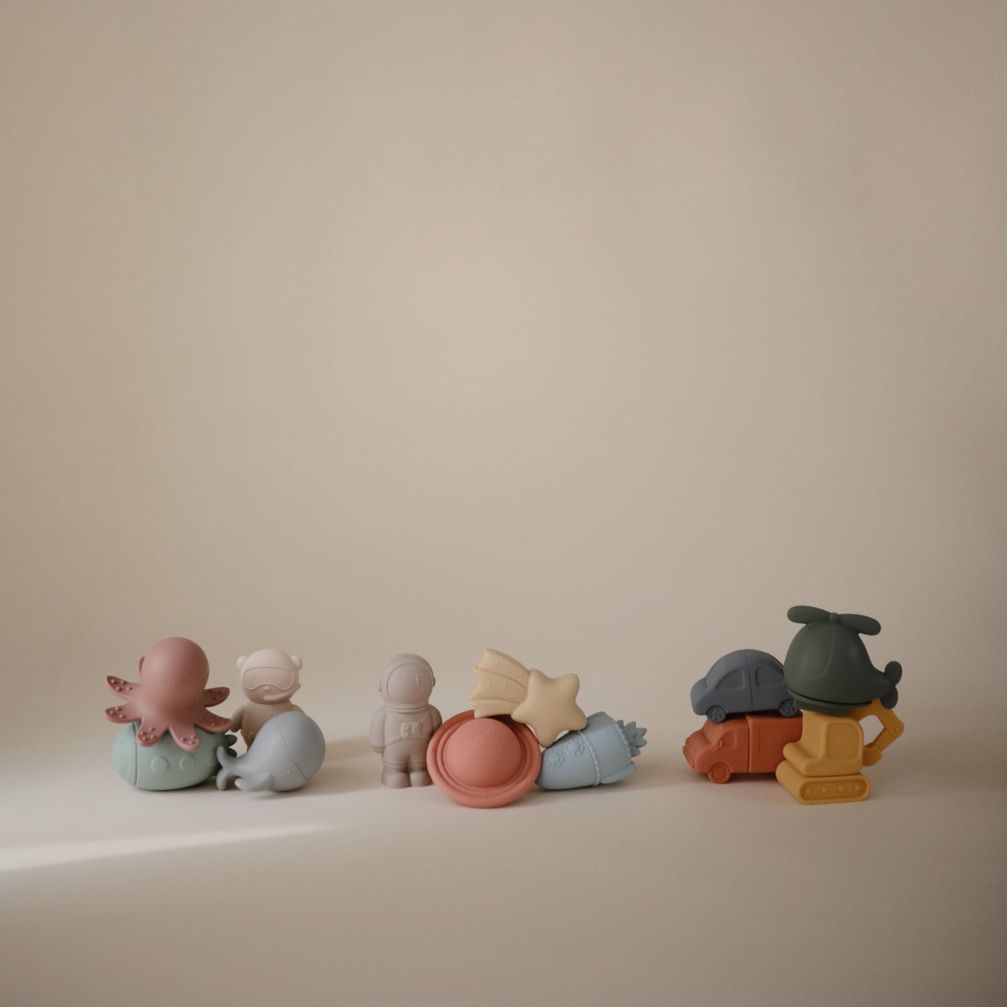 mushie Space Bath Toys Play Set for Toddlers | 100% Food Grade Silicone | Mold Free, Pack of 4