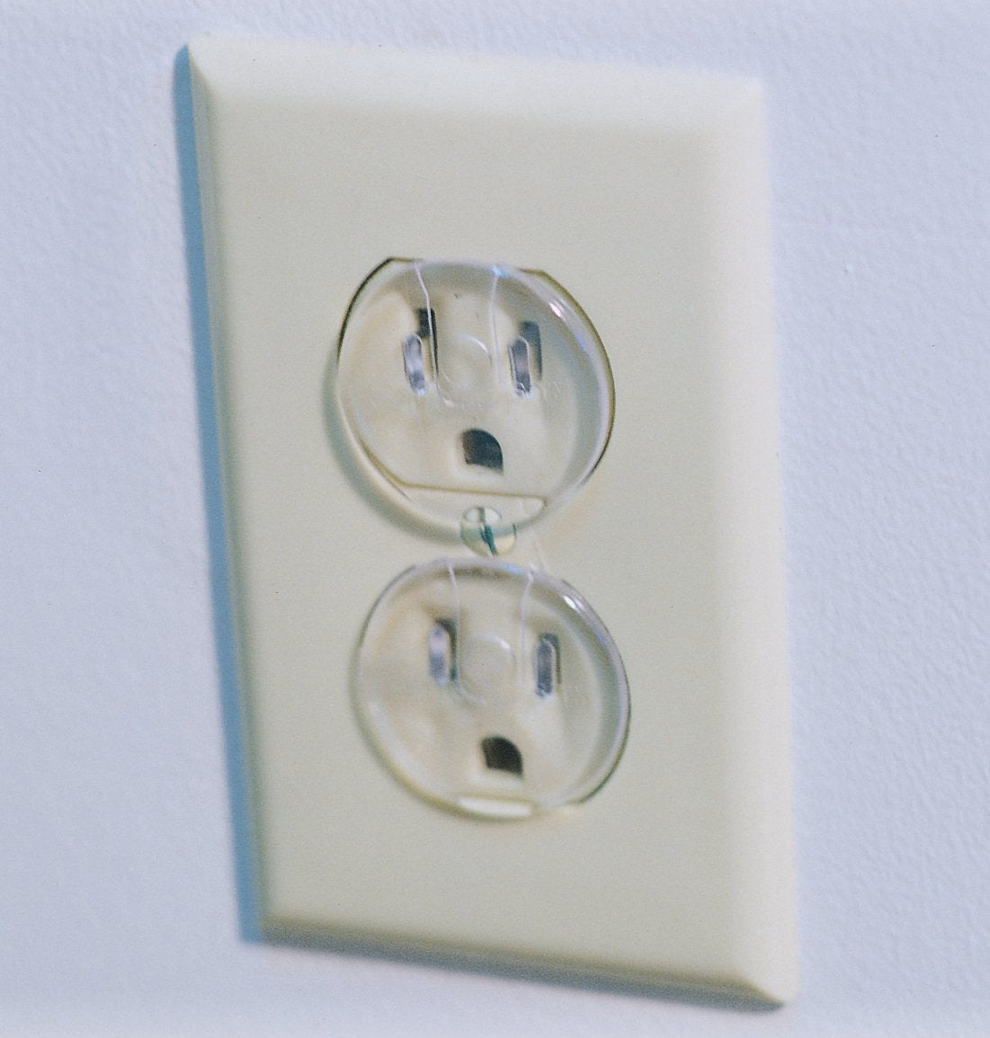 Safety 1St 12 Pack Ultra Clear Outlet Plugs