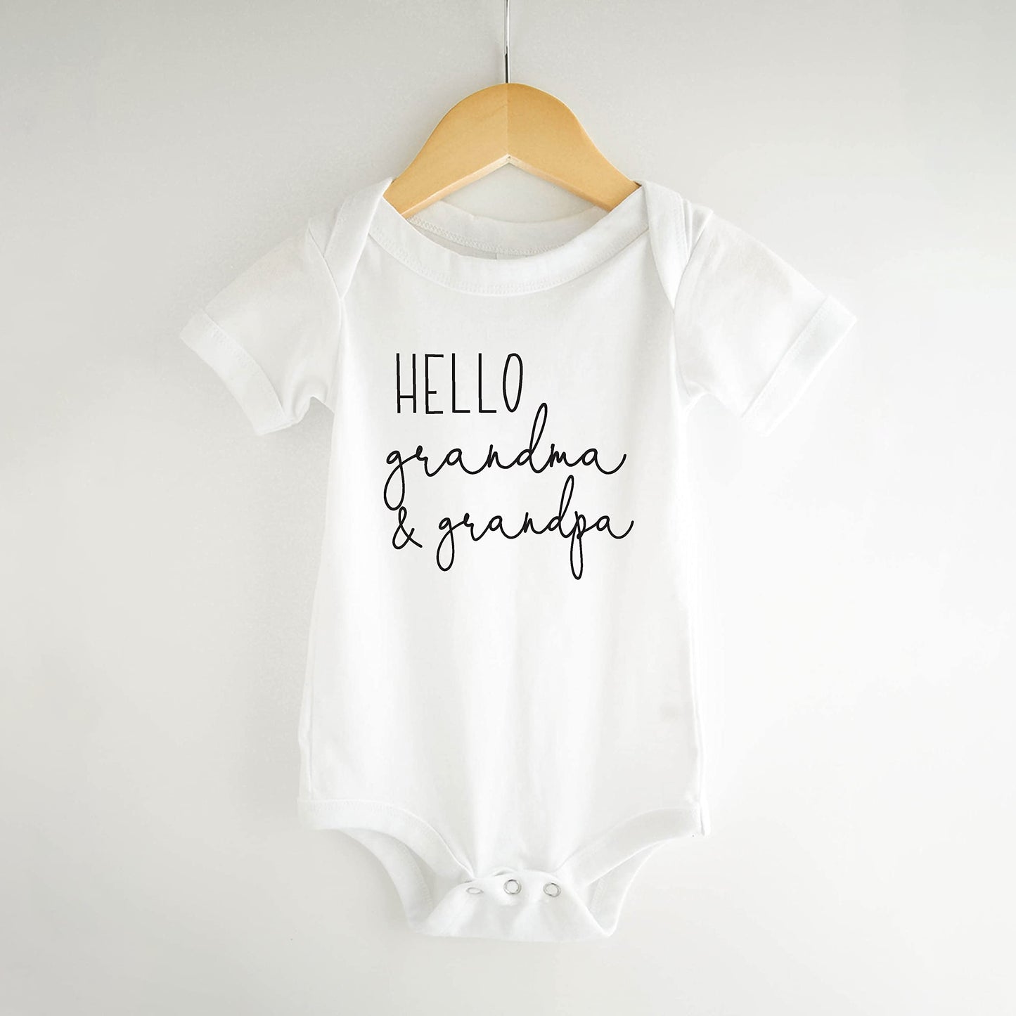 Bump And Beyond Designs Baby-Boys Hello Grandma And Grandpa Pregnancy Announcement Leotard White, 0-3 Months