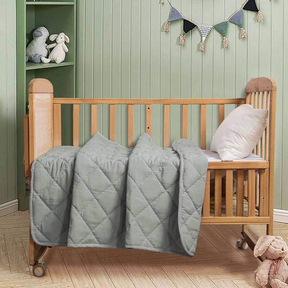 FLXXIE Machine Washable Microfiber Down Alternative Toddler Comforter, Super Soft and Lightweight Kids Crib Quilted Blanket for