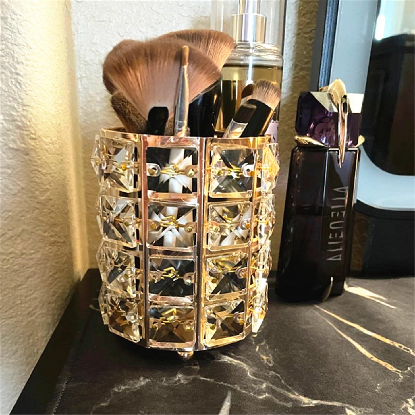 Lugunu Makeup Brush Holder Organizer Crystal Vanity Decor Bling Personalized Comb Brushes Pen Storage Box Container (Crystal Pot