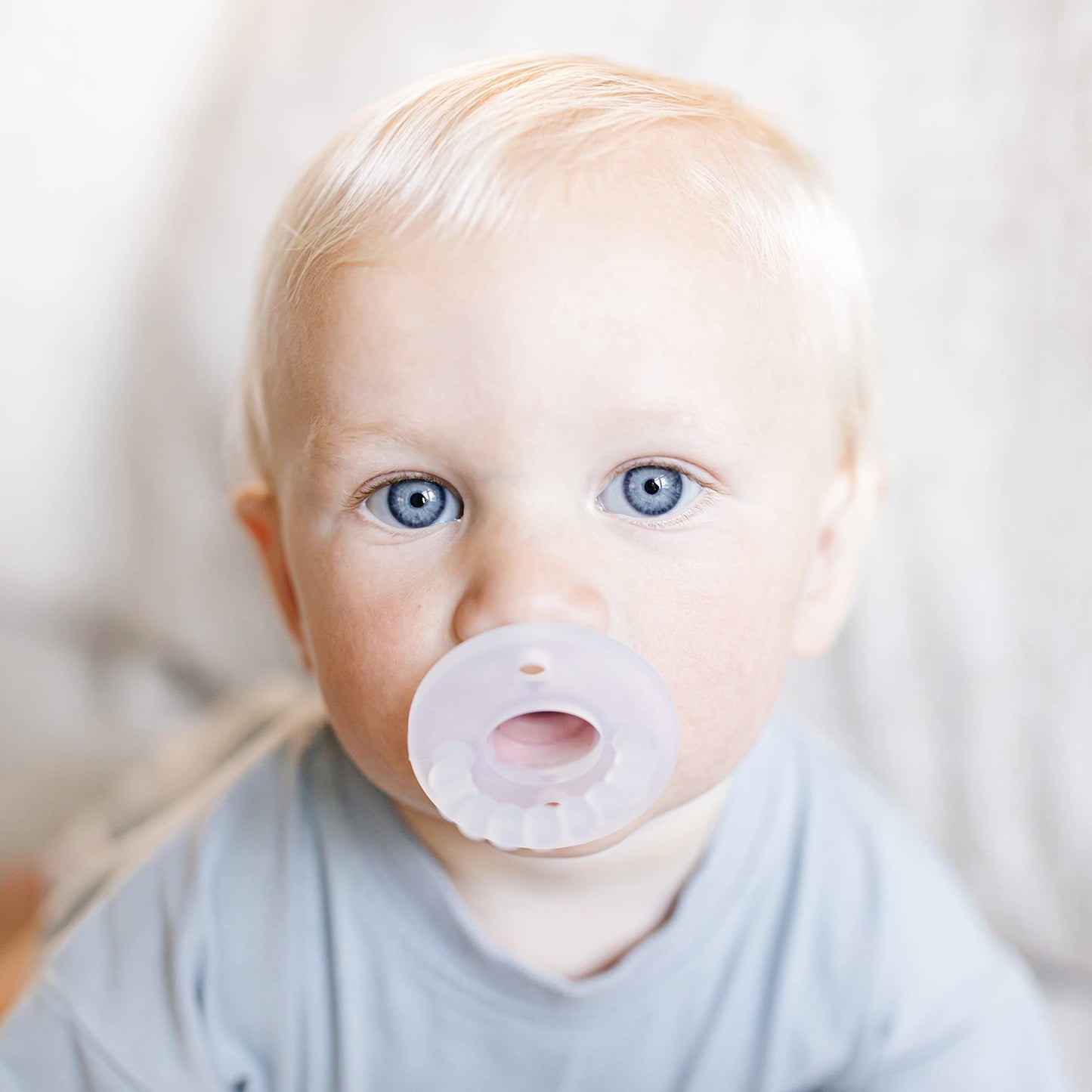 Ryan & Rose Cutie Pat Pacifier Teether (Bulb, Clear)