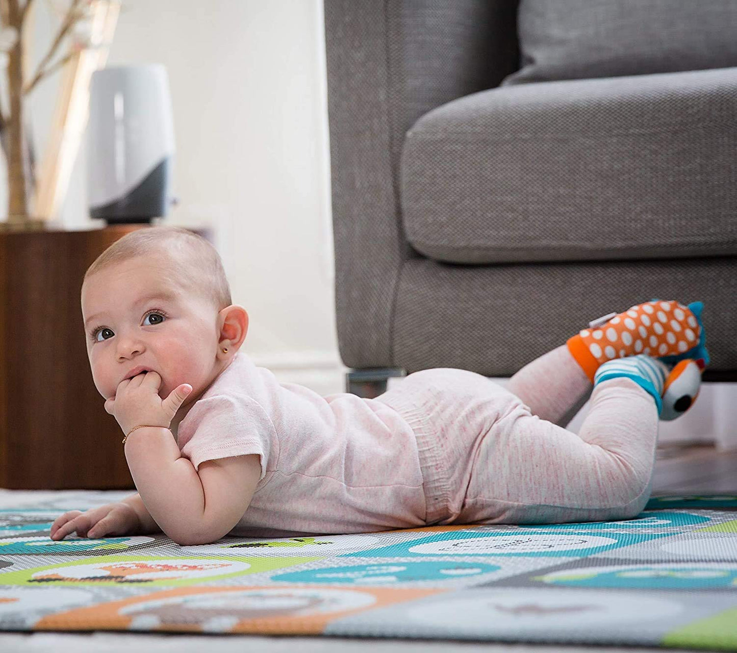 bblv - Do - Foot Finders - Fun and colorful baby developmental socks with rattle (Fox and Owl)