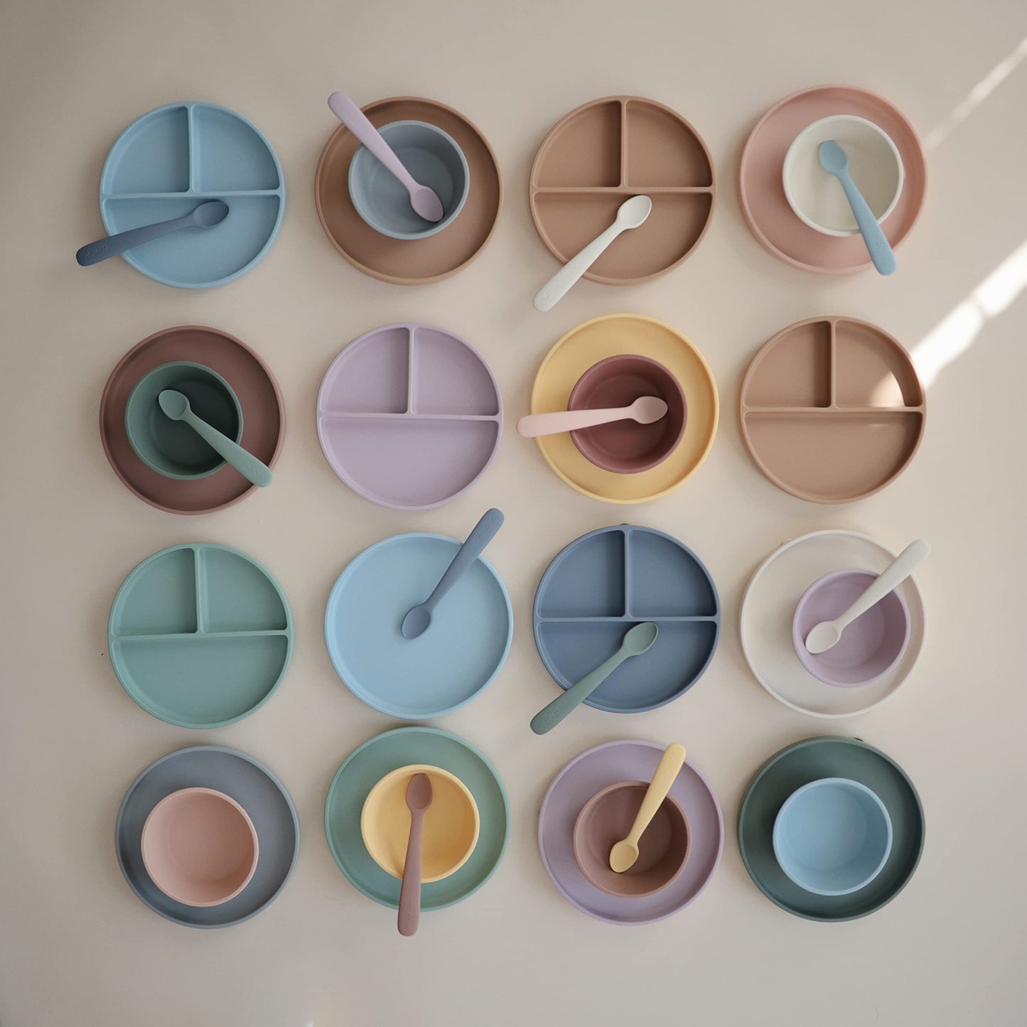 mushie Classic Silicone Suction Plate | BPA-Free Non-Slip Design (Daffodil)