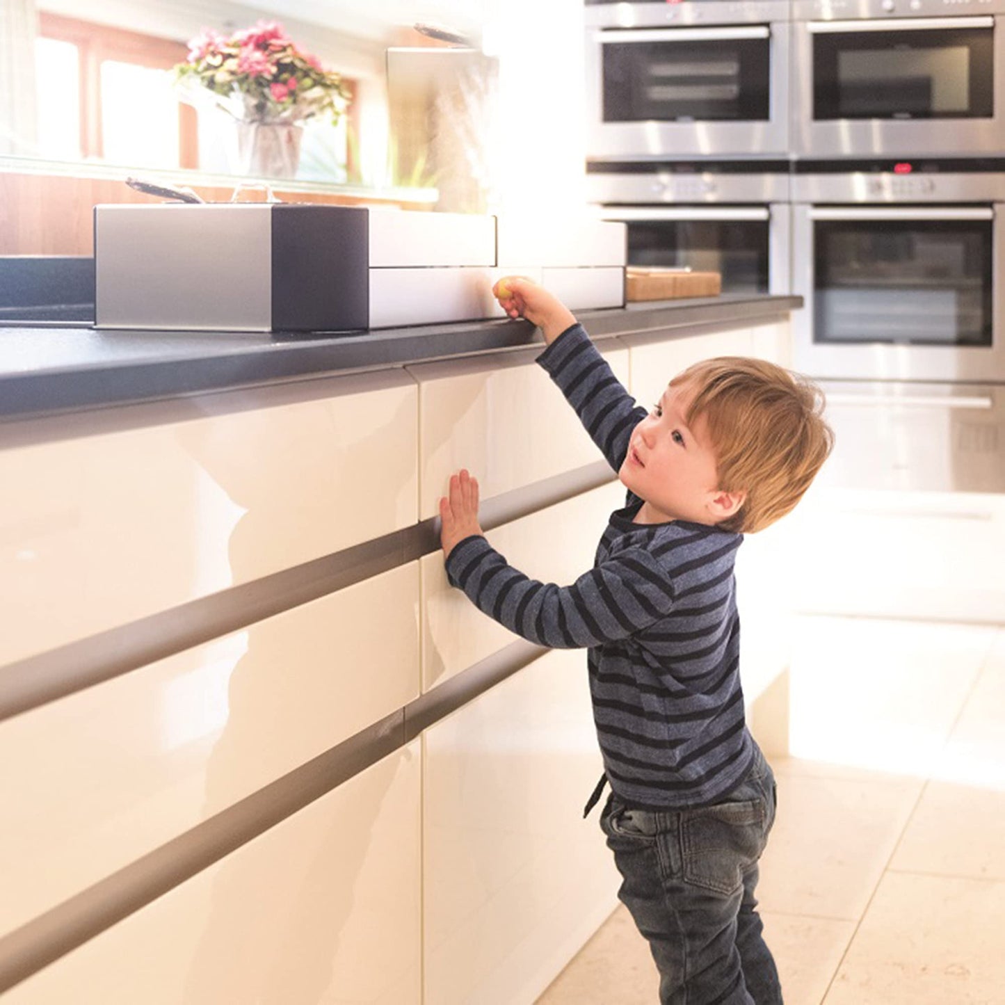 Qdos Safety Adhesive Aluminum Stove Guard - Complements Modern Kitchen Designs - Fits Cooktops & Most Freestanding Stoves - Prot