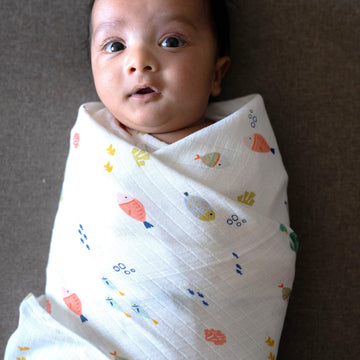 DULAAR Organic Muslin Swaddle (Scuba Life)