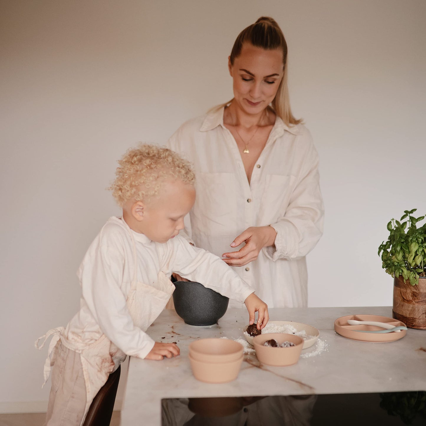Mushie Silicone Suction Bowl | Bpa-Free Non-Slip Design (Cloudy Mauve)